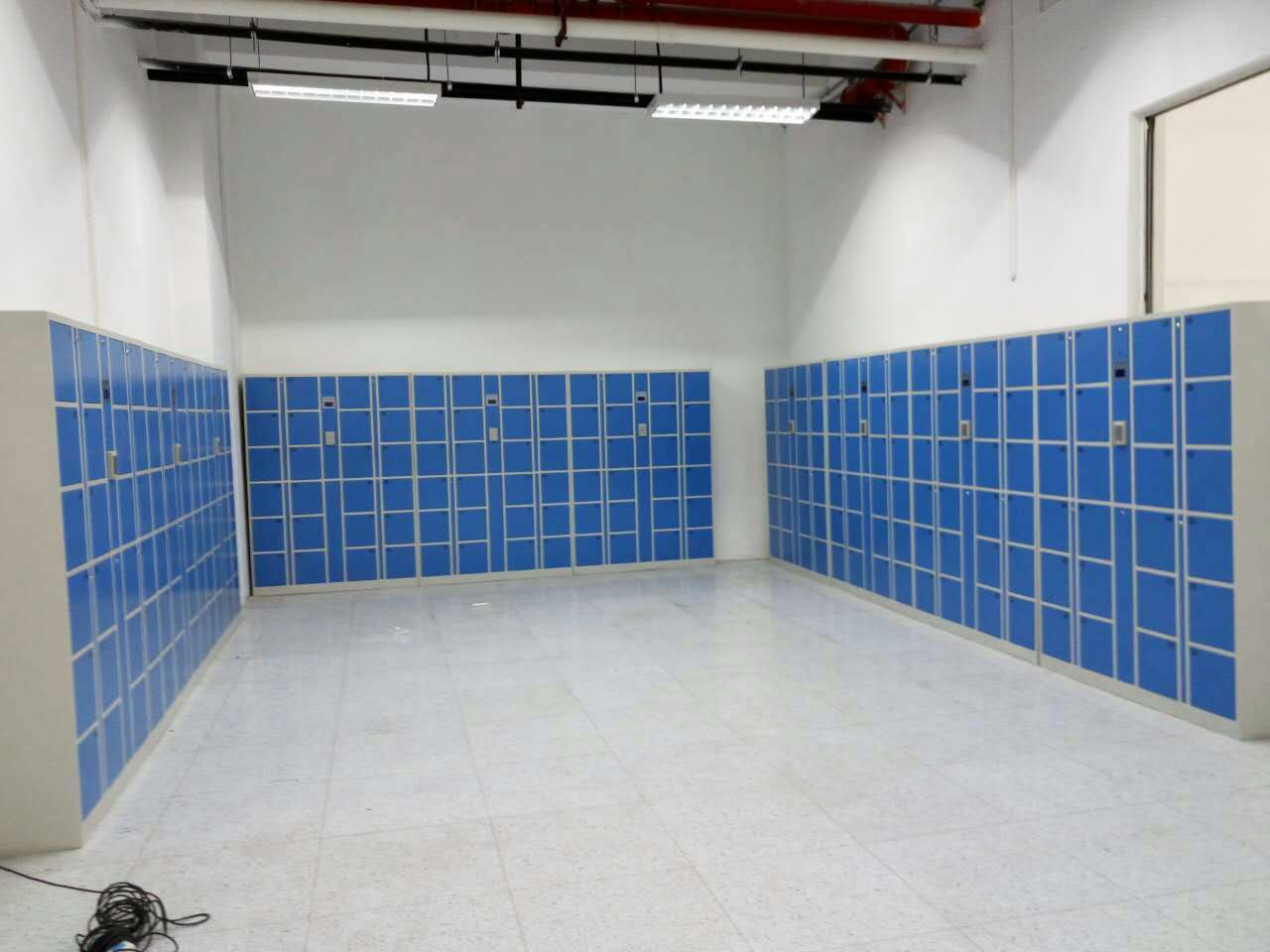 某上市公司 使用我司联网型 智能储物柜