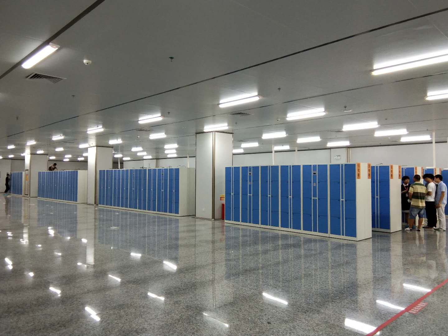 世界500强企业使用我司生产的 智能IC卡感应储物柜